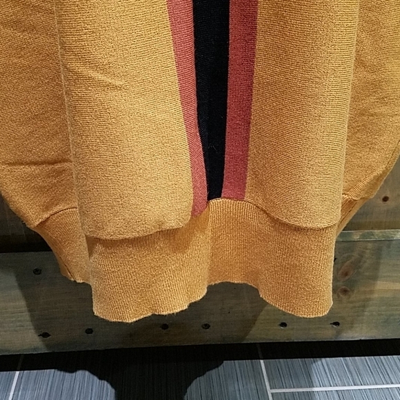 89Th & MADISON YELLOW BRIEN ROUND NECK SWEATER VERTICAL STRIPE SIZE LARGE - Picture 5 of 7